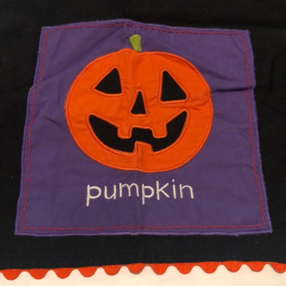 POTTERY BARN KIDS HALLOWEEN TABLE RUNNER - Picture 5 of 15